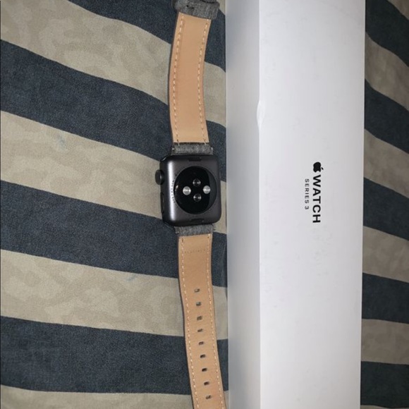 Apple watch series 3 - Picture 3 of 3